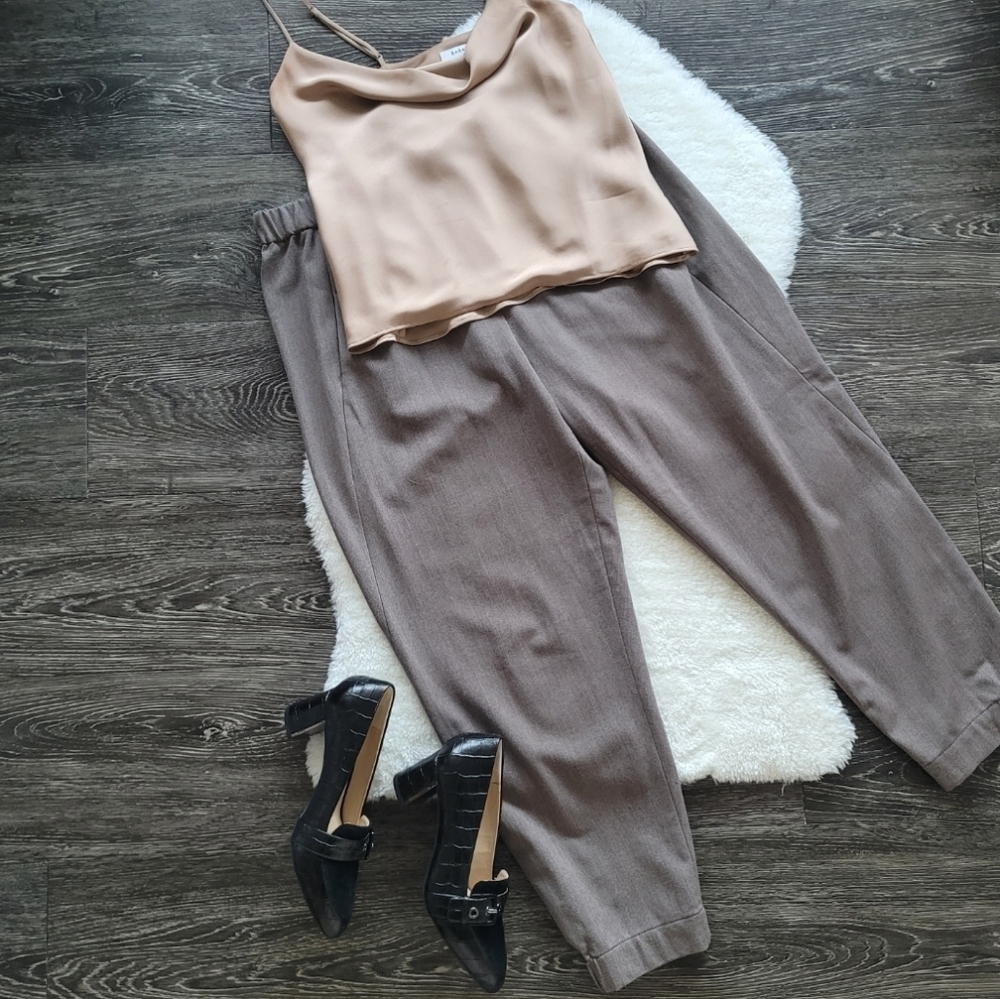 Aritzia Babaton Cowl Neck Camisole in Gold Camel Sz XS - Picture 2 of 10